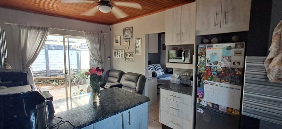 To Let 1 Bedroom Property for Rent in Abbotsford Eastern Cape